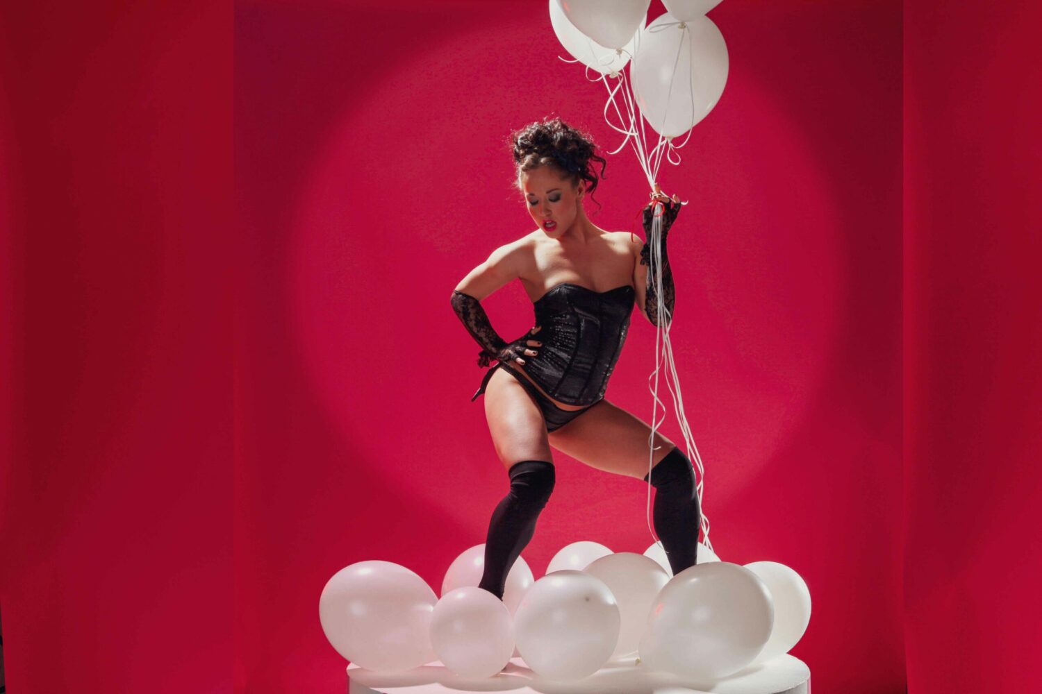 Kiki Red Nude Spin 1 Preview