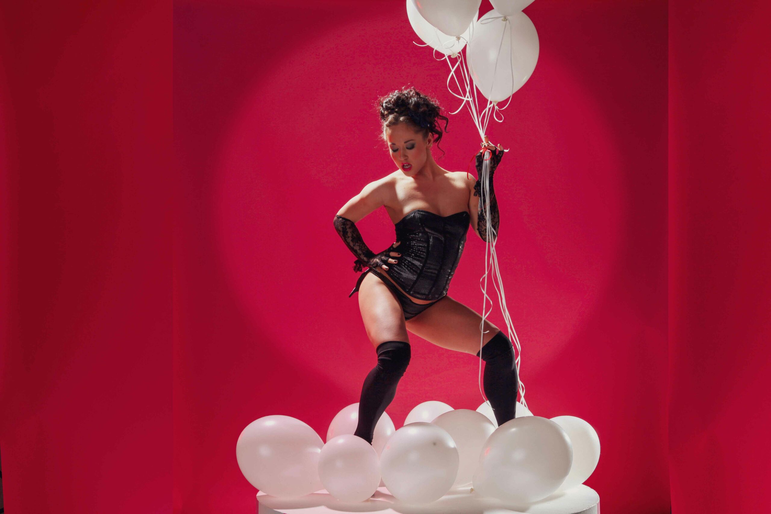 Kiki Red Nude Spin 1 Preview